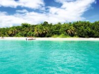 Beautiful Beaches in Panama Cayos Zapatillas