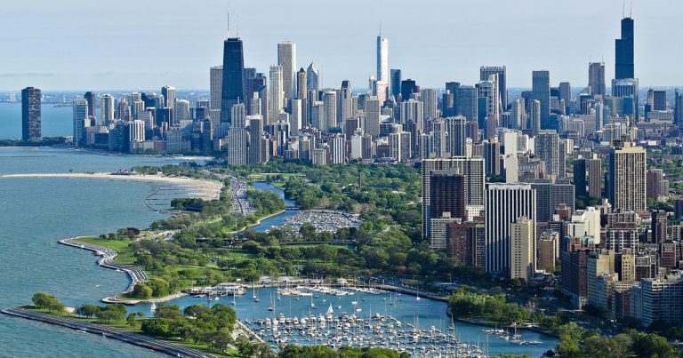 Top 10 Best Things to do in Chicago with Family or Couple